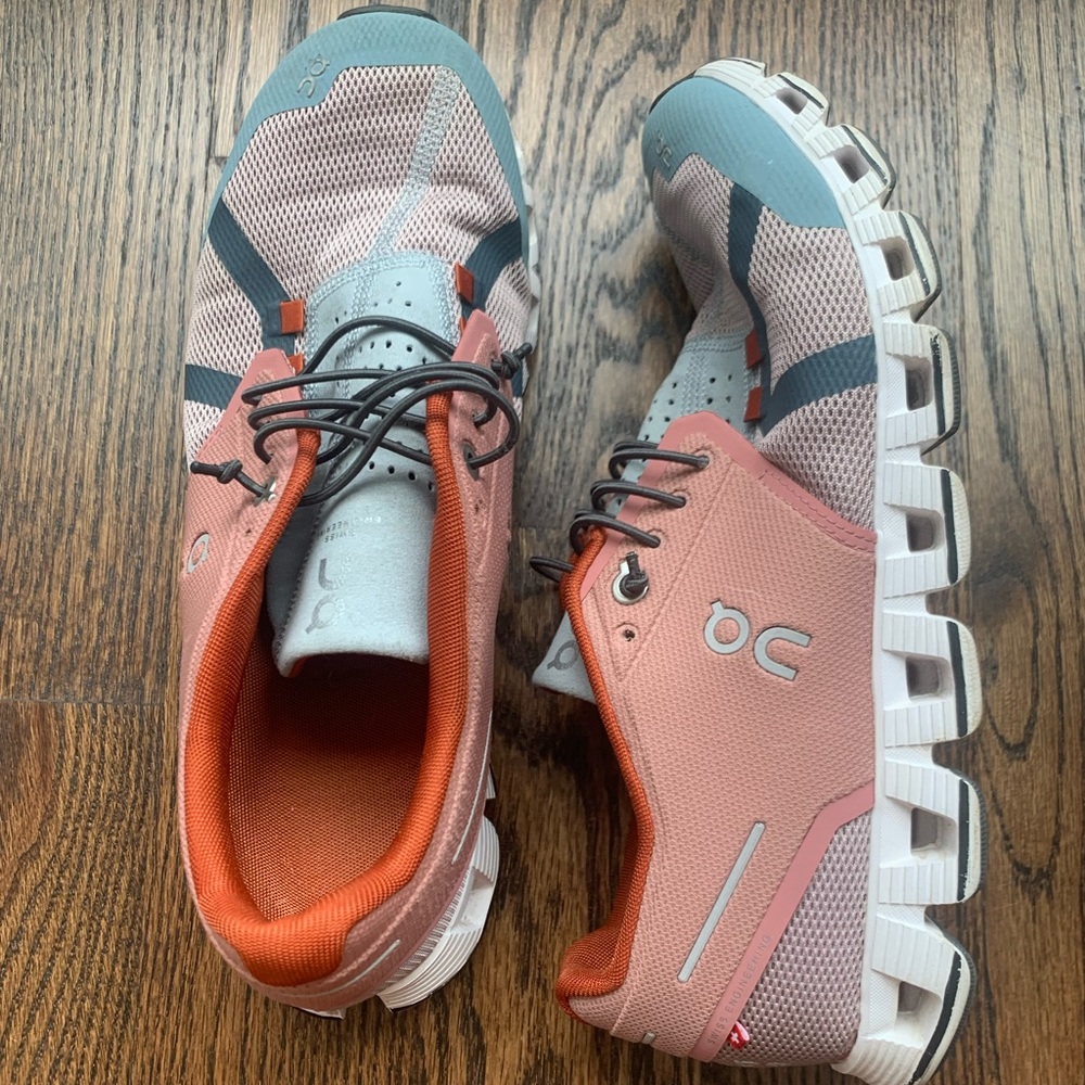 On Cloud Running Shoes 2.0